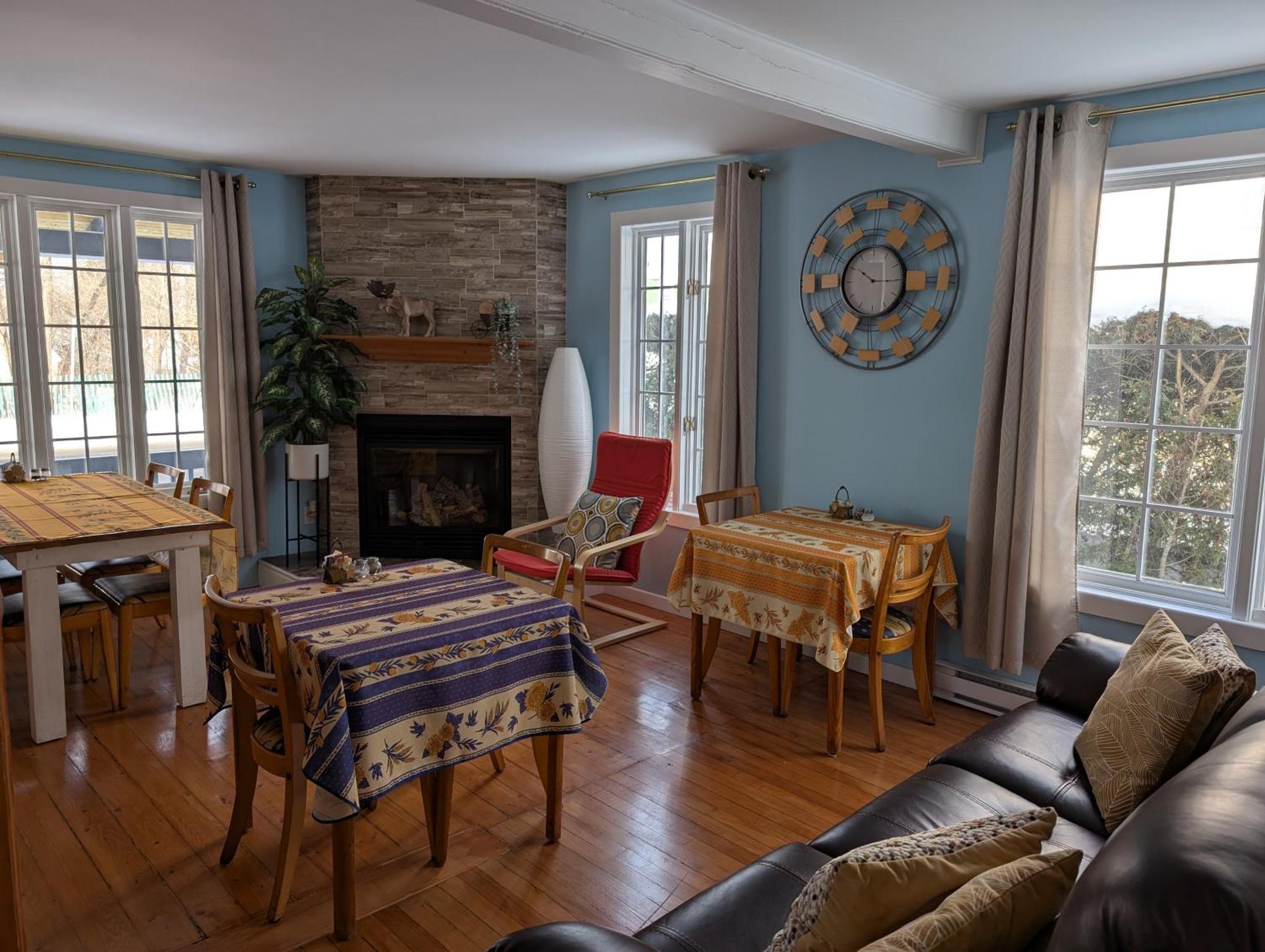 Bed and Breakfast Au Saut Du Lit Magog Екстер'єр фото