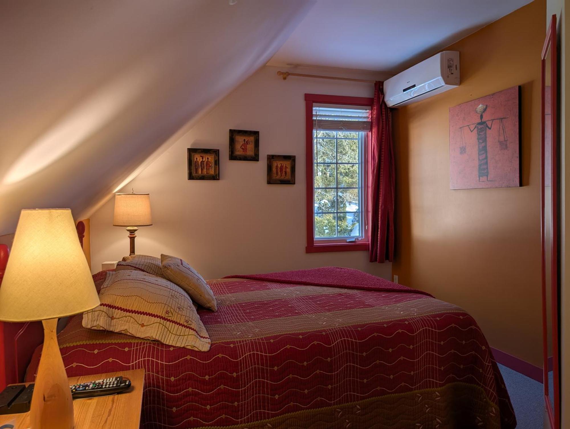 Bed and Breakfast Au Saut Du Lit Magog Екстер'єр фото