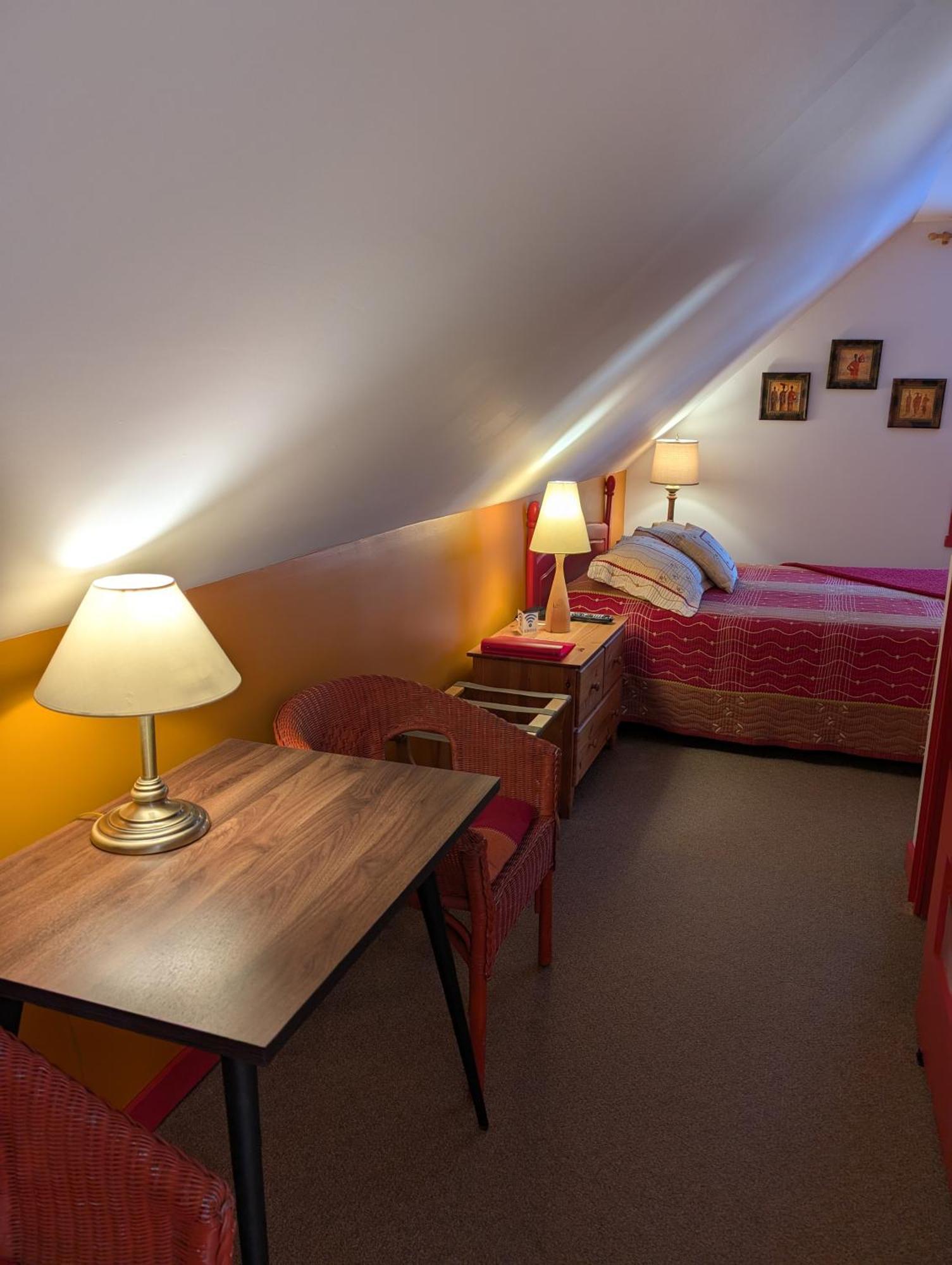 Bed and Breakfast Au Saut Du Lit Magog Екстер'єр фото