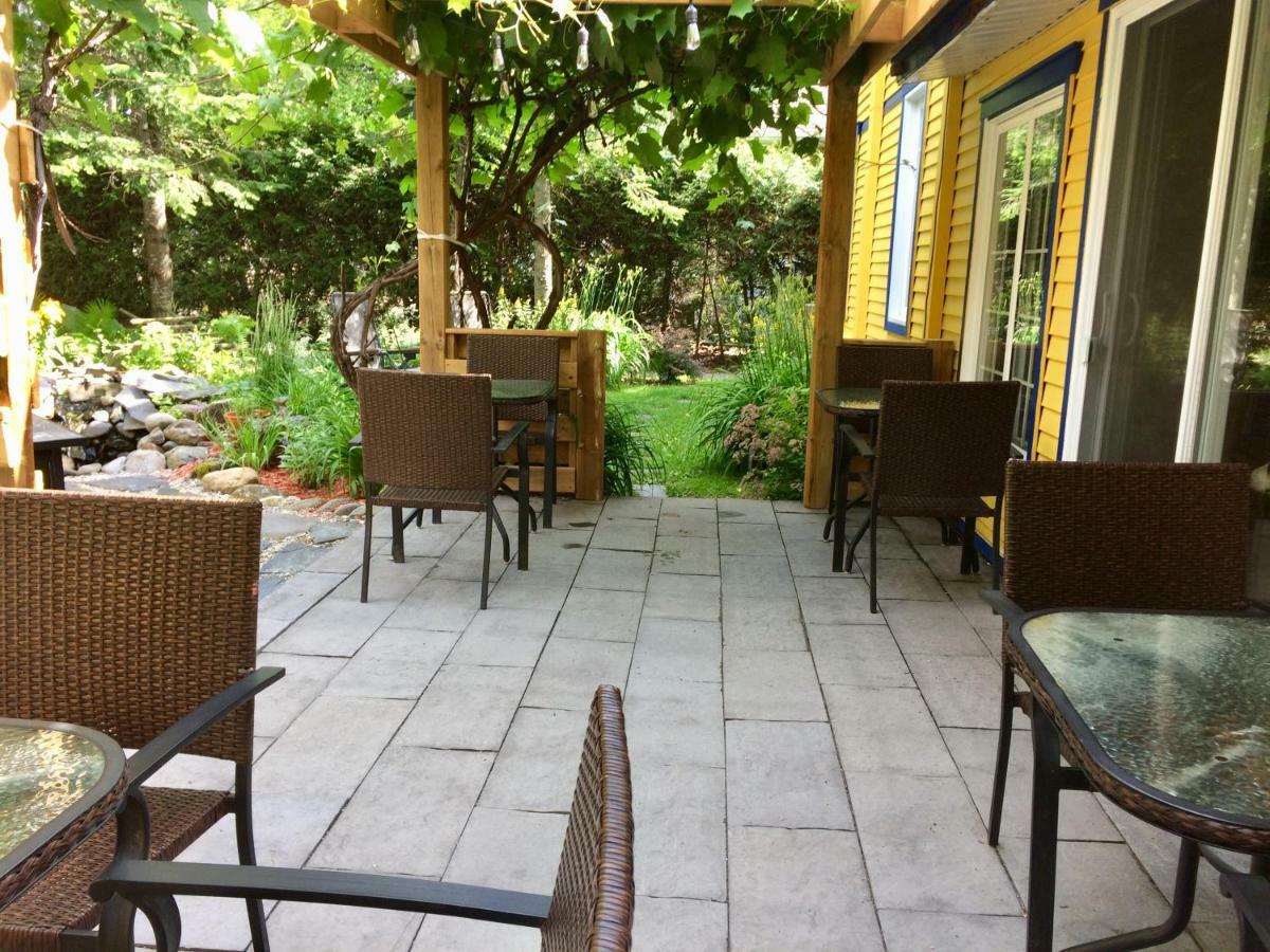 Bed and Breakfast Au Saut Du Lit Magog Екстер'єр фото